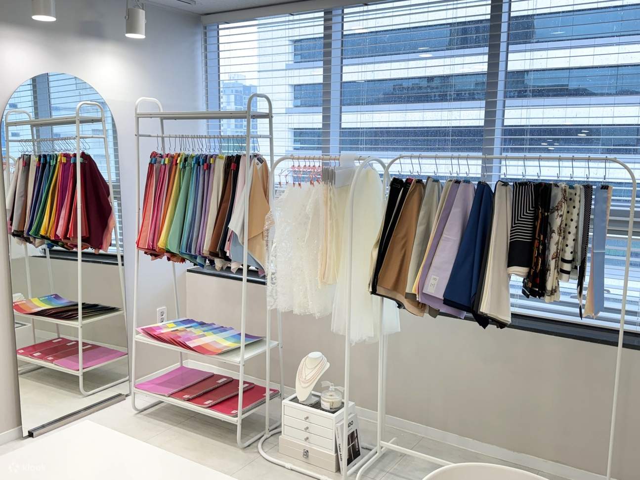 Analisis Warna Peribadi & Jenis Badan oleh Tone&Me | Busan, Korea